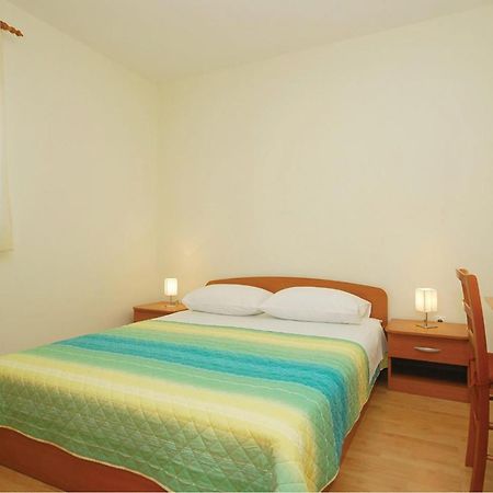Cozy Apartment In Posedarje With House Sea View Екстер'єр фото