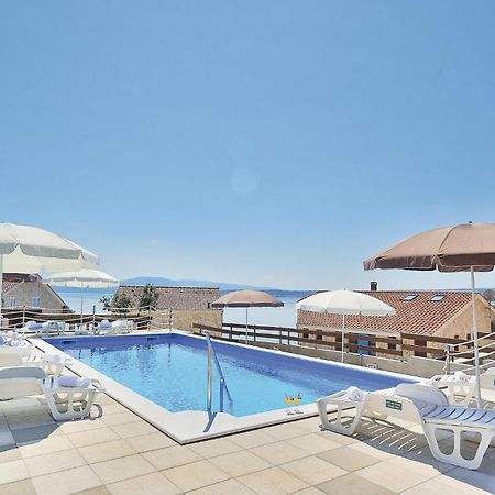 Cozy Apartment In Posedarje With House Sea View Екстер'єр фото
